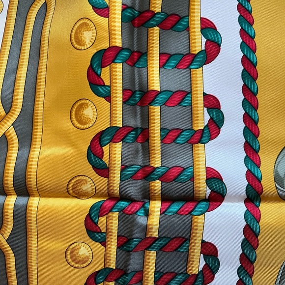 Gorgeous Italian Silk Scarf - Picture 6 of 8